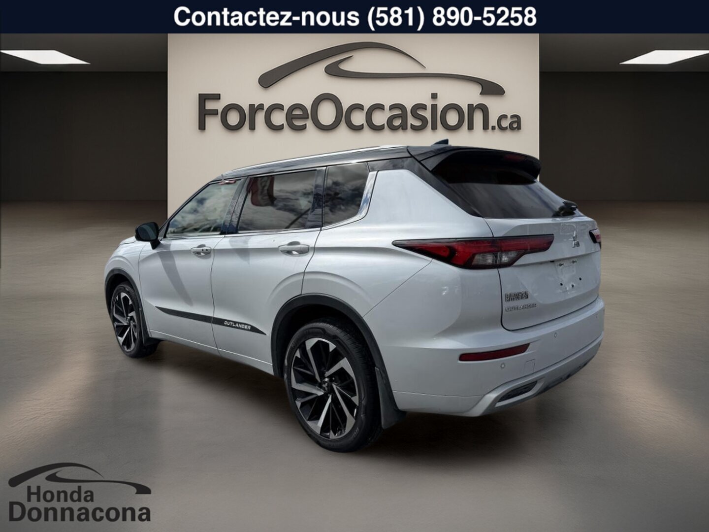 2023 Mitsubishi Outlander - Image 5