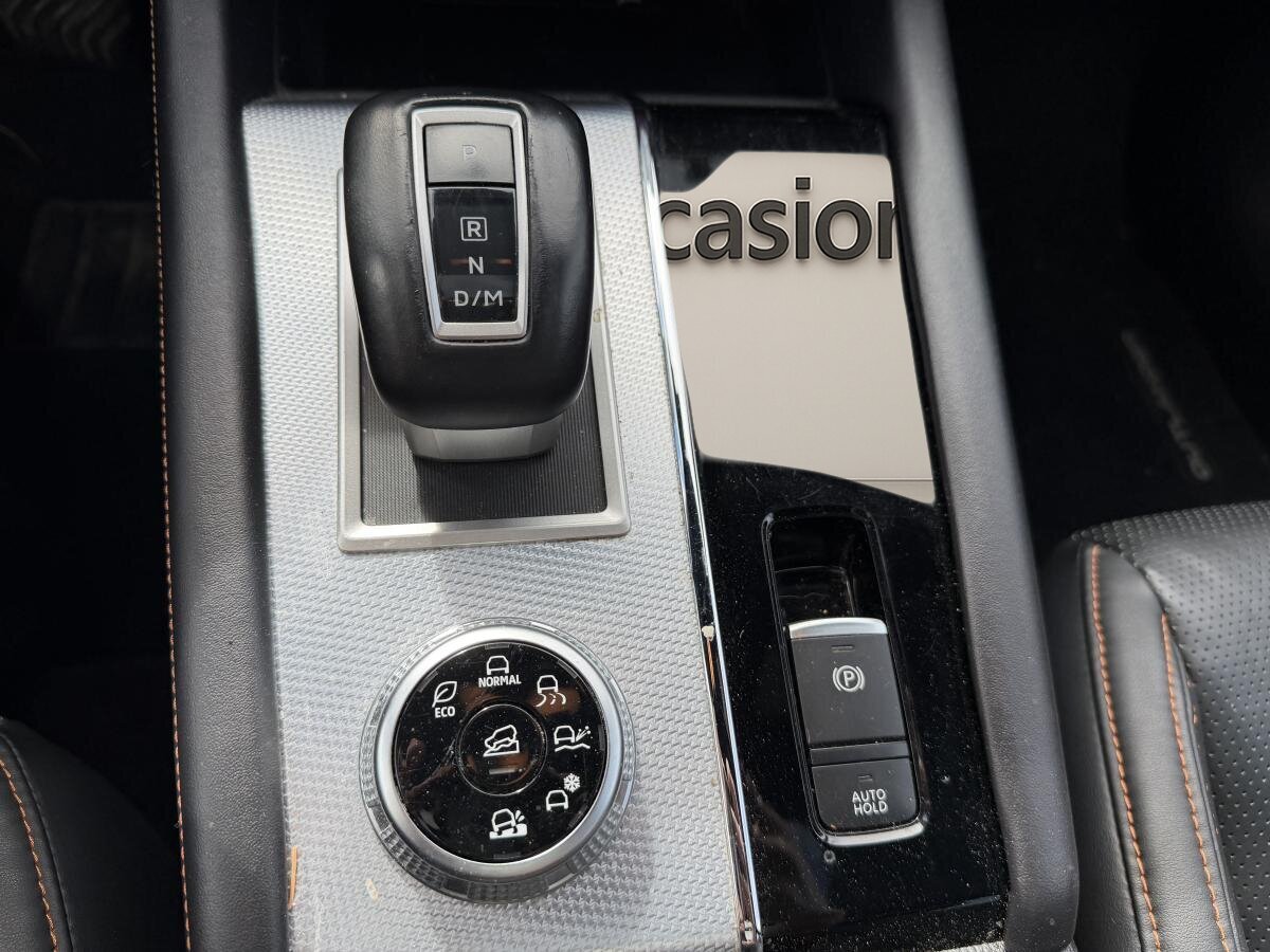2023 Mitsubishi Outlander - Image 6
