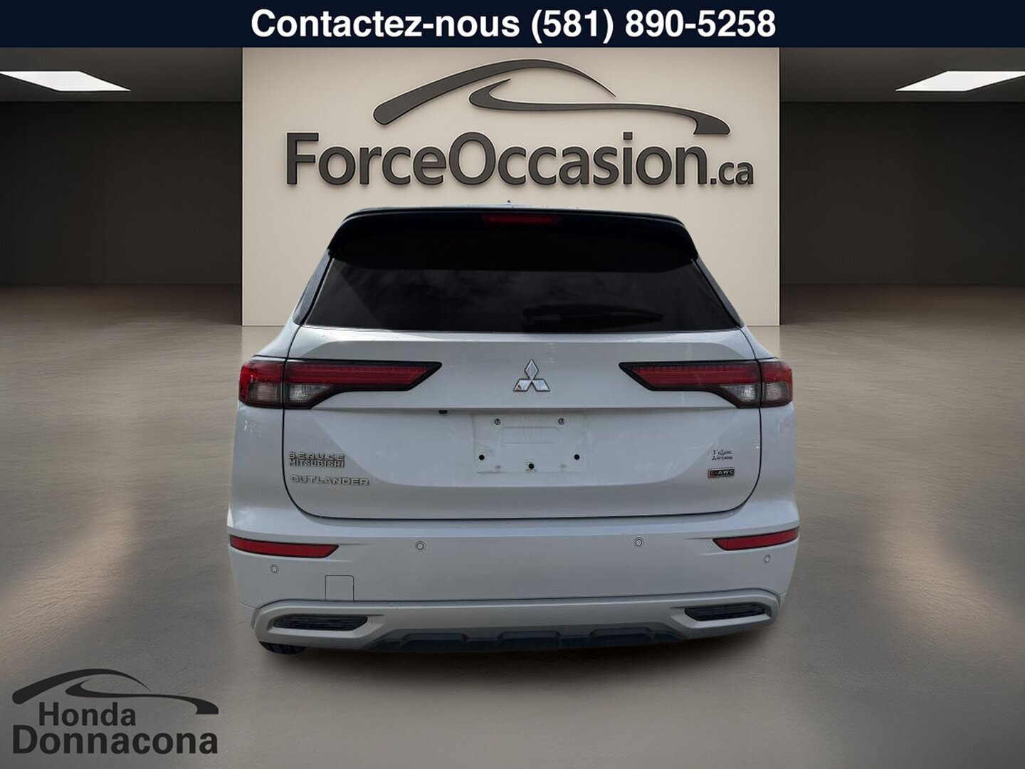 2023 Mitsubishi Outlander - Image 7