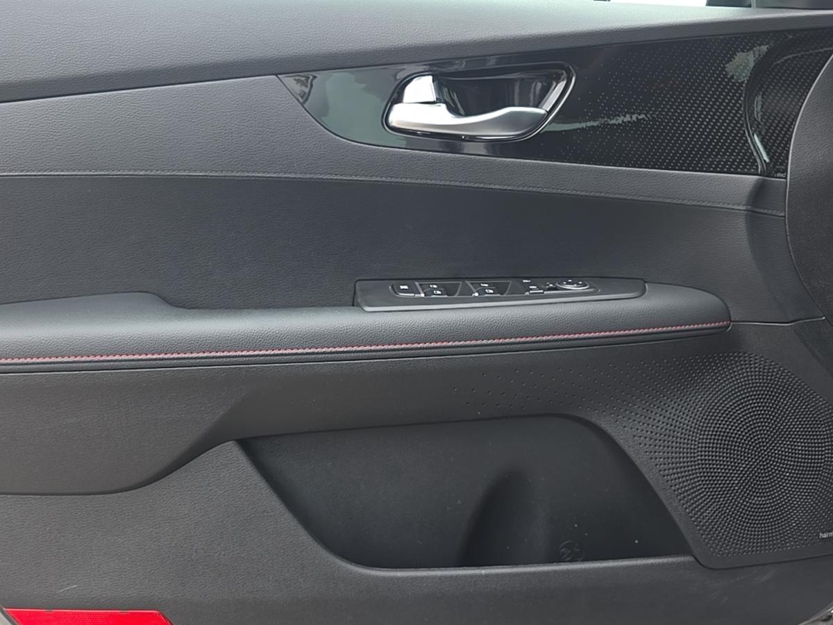 2024 Kia Forte - Image 10