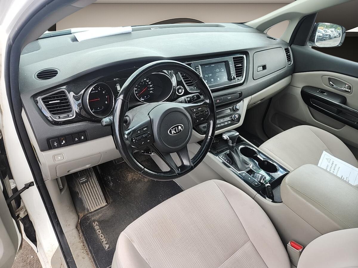 2020 Kia Sedona - Image 7