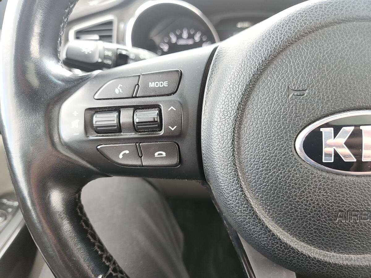 2020 Kia Sedona - Image 9