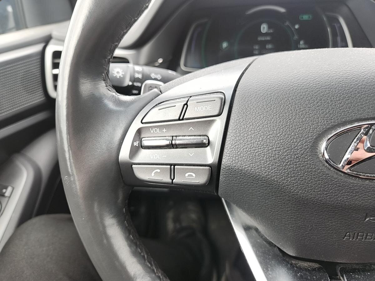 2020 Hyundai IONIQ Electric - Image 10
