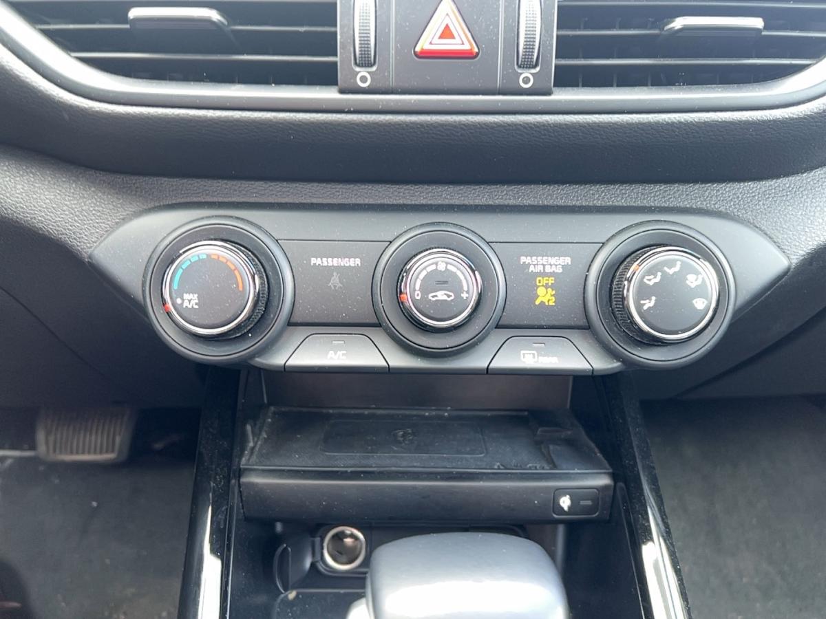 2023 Kia Forte - Image 22