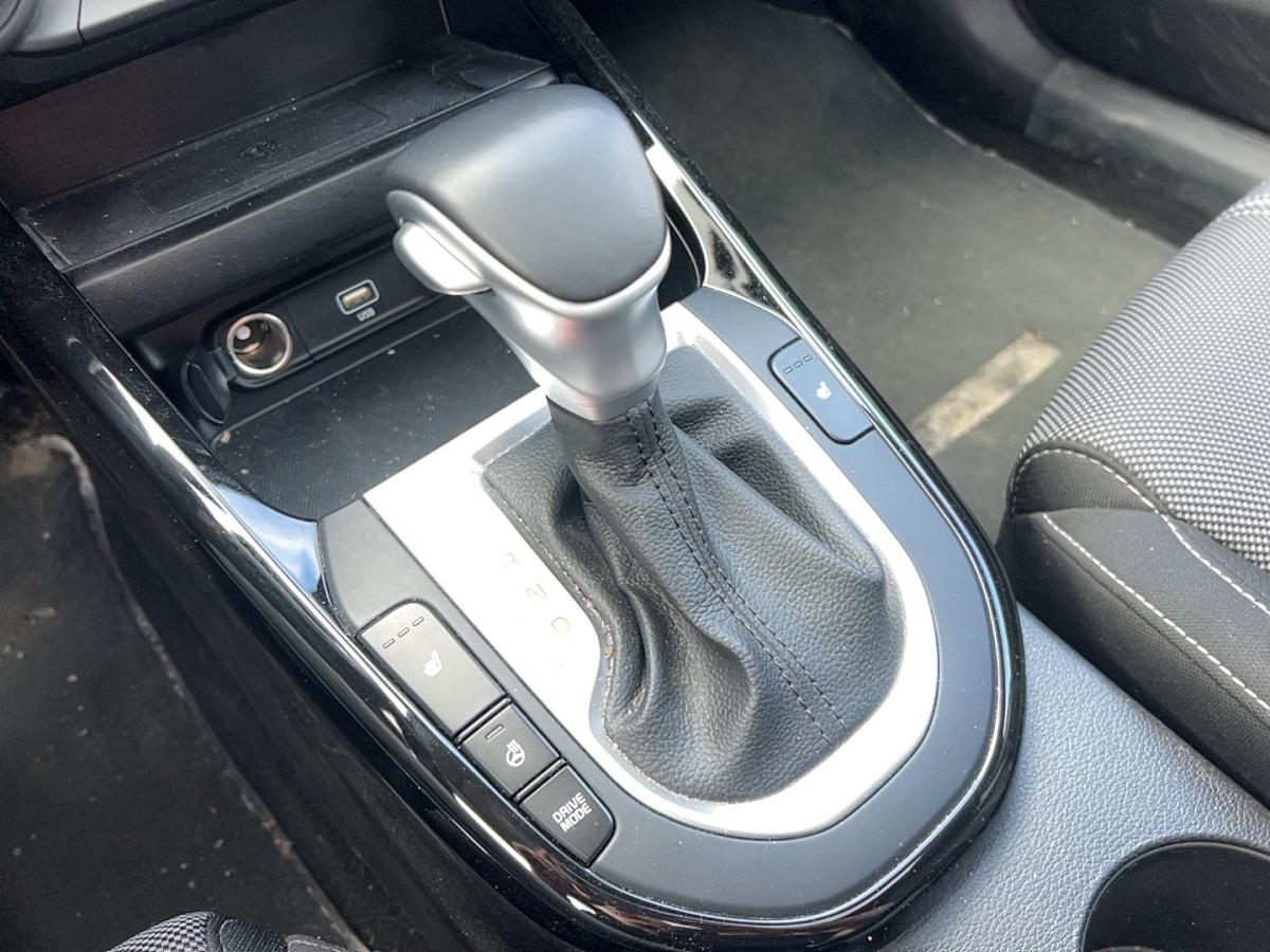 2023 Kia Forte - Image 24