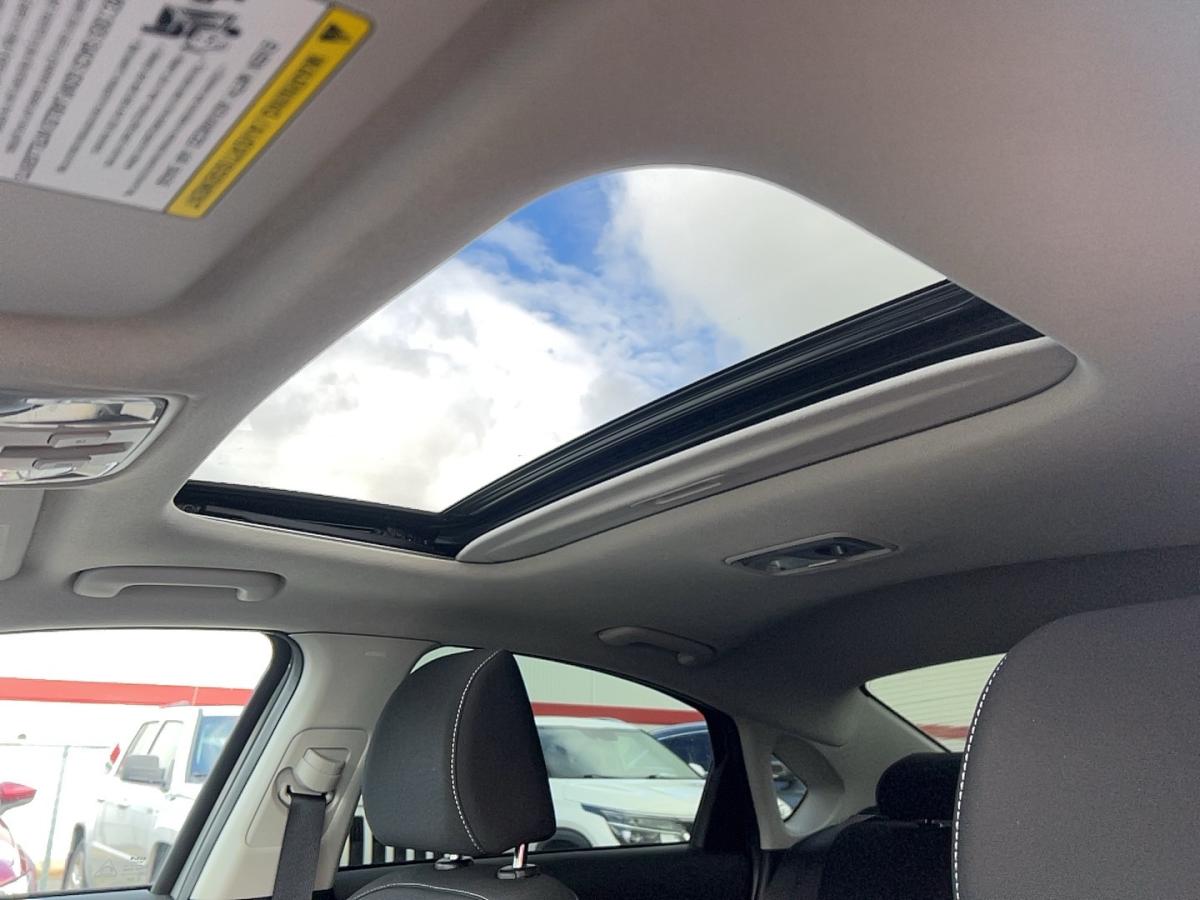 2023 Kia Forte - Image 25