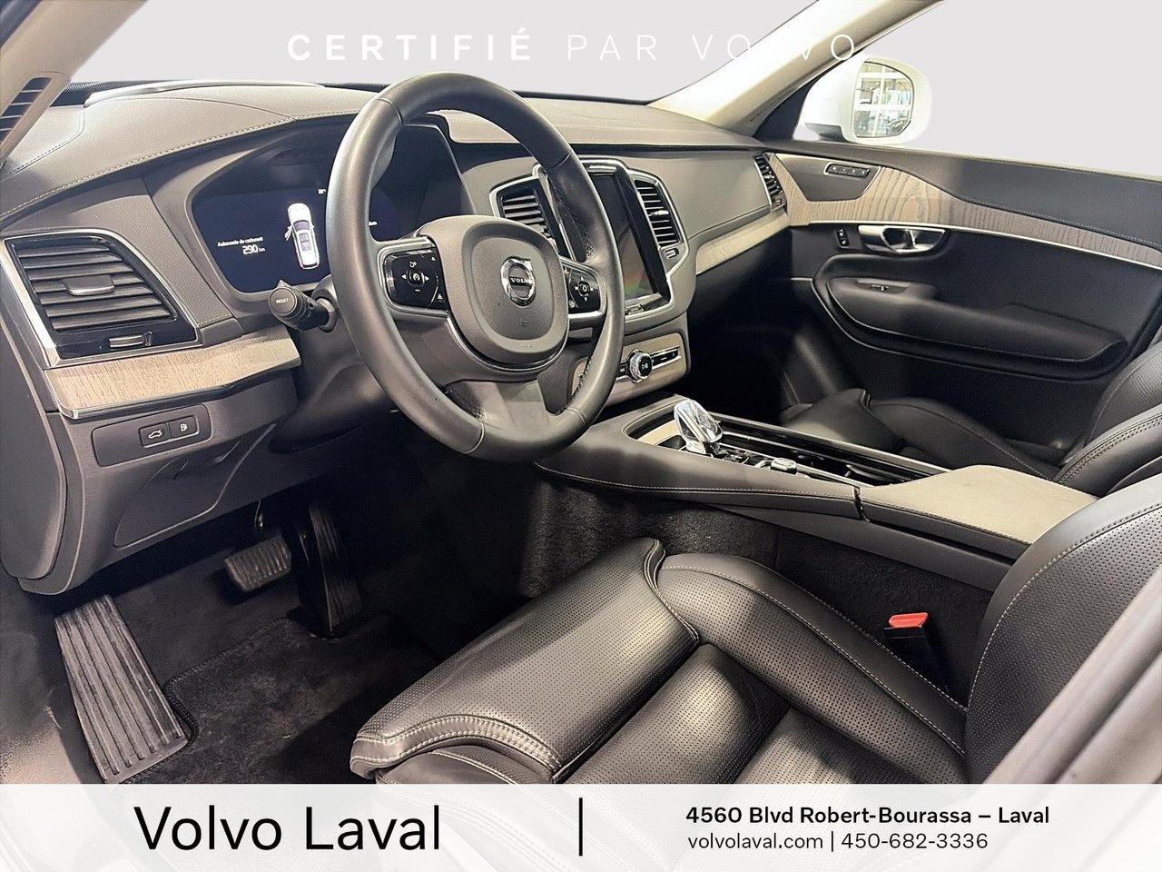 2025 Volvo XC90 Plug-In Hybrid - Image 7
