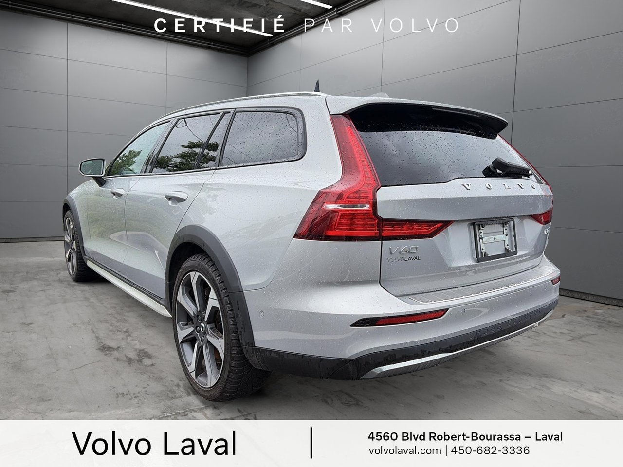 2023 Volvo V60 Cross Country - Image 4