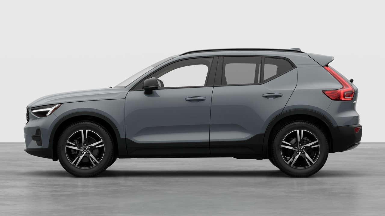 2026 Volvo XC40 - Image 8