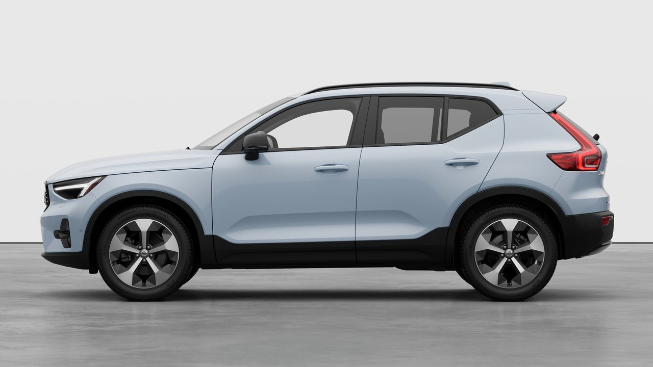 2026 Volvo XC40 - Image 8