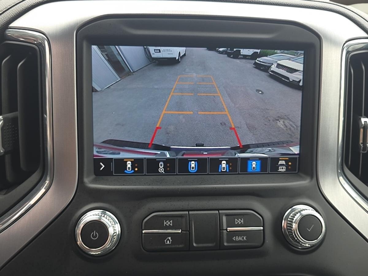 2022 GMC Sierra 2500 HD - Image 18