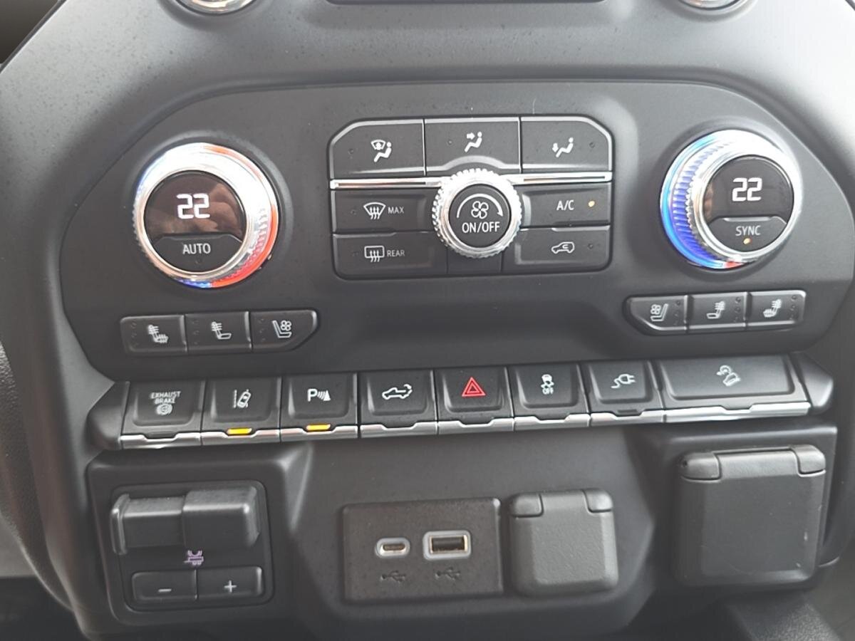 2022 GMC Sierra 2500 HD - Image 19