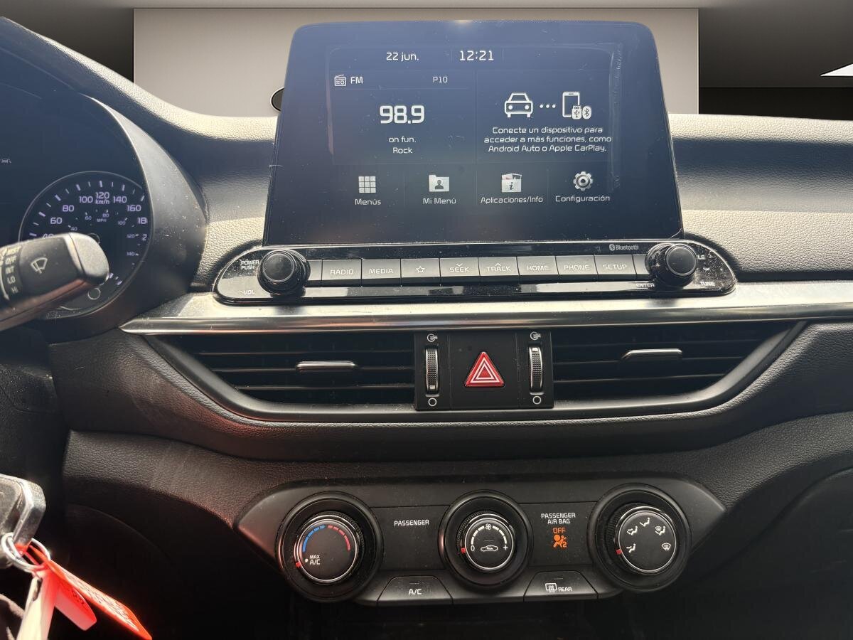 2019 Kia Forte - Image 15