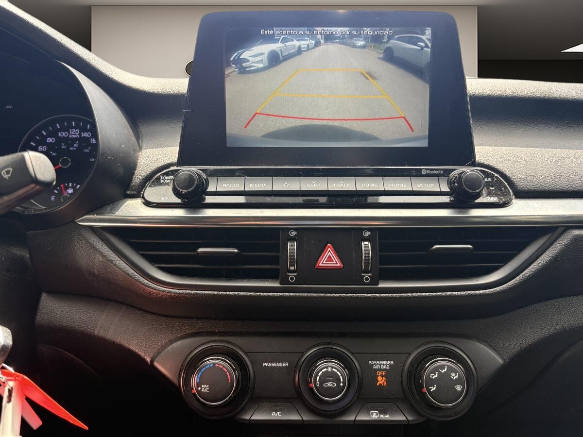 2019 Kia Forte - Image 16