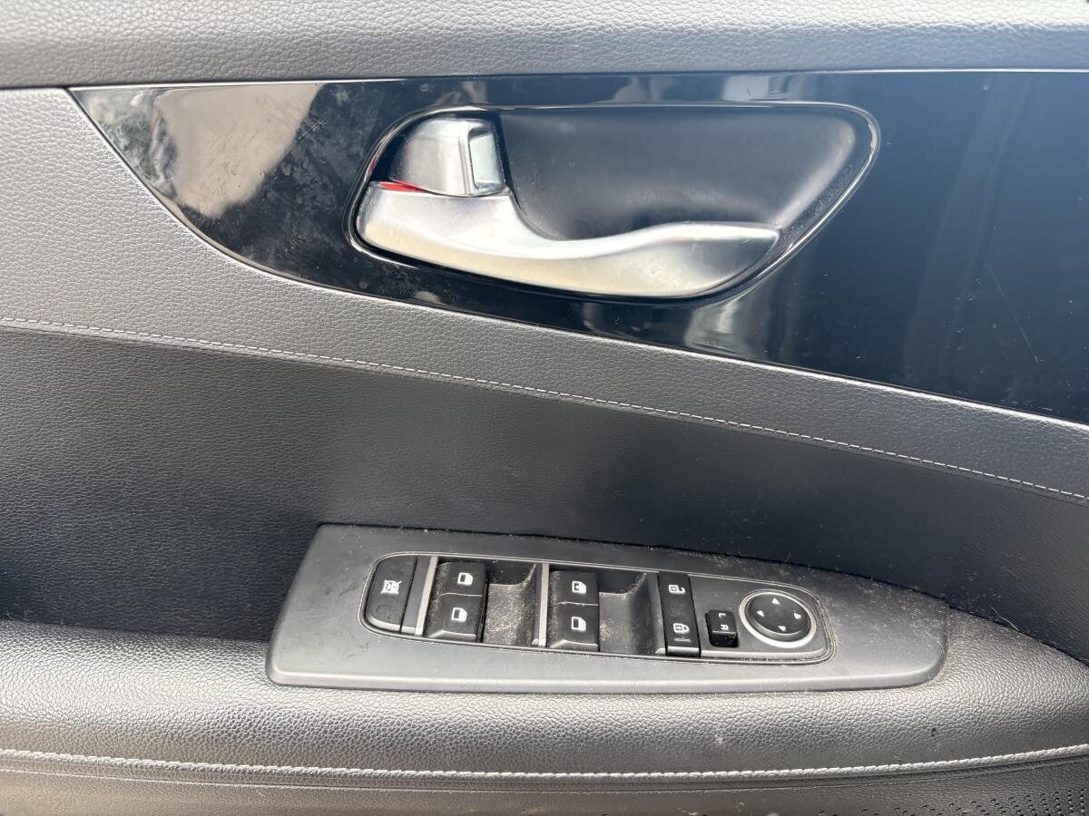 2019 Kia Forte - Image 20