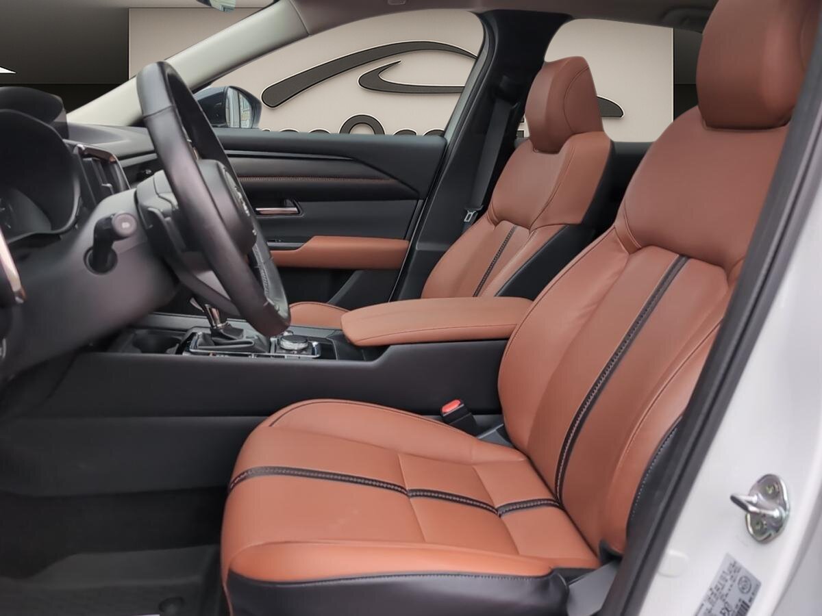 2023 Mazda CX-50 - Image 5