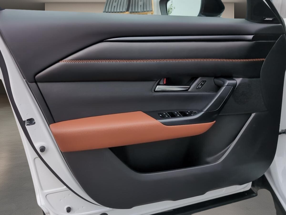 2023 Mazda CX-50 - Image 22