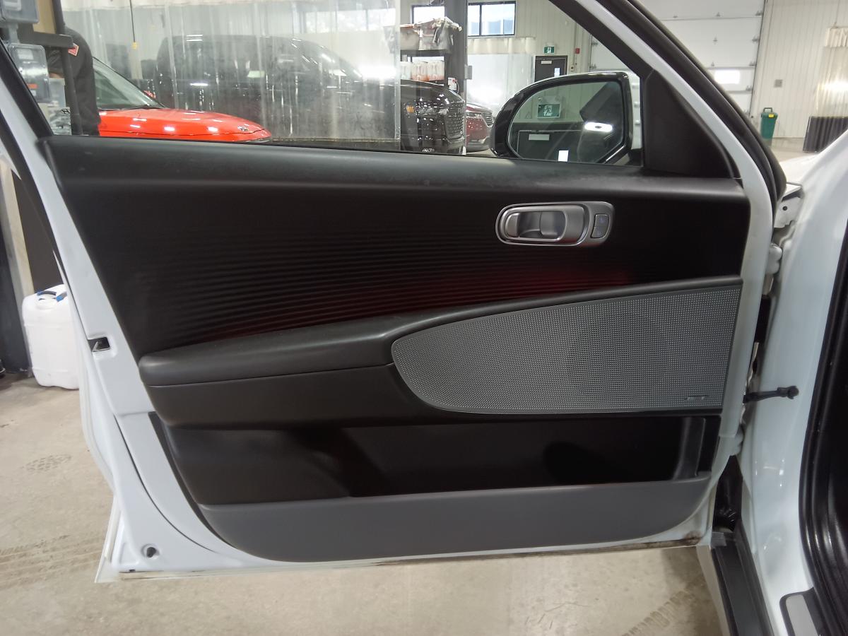 2024 Hyundai IONIQ 6 - Image 17