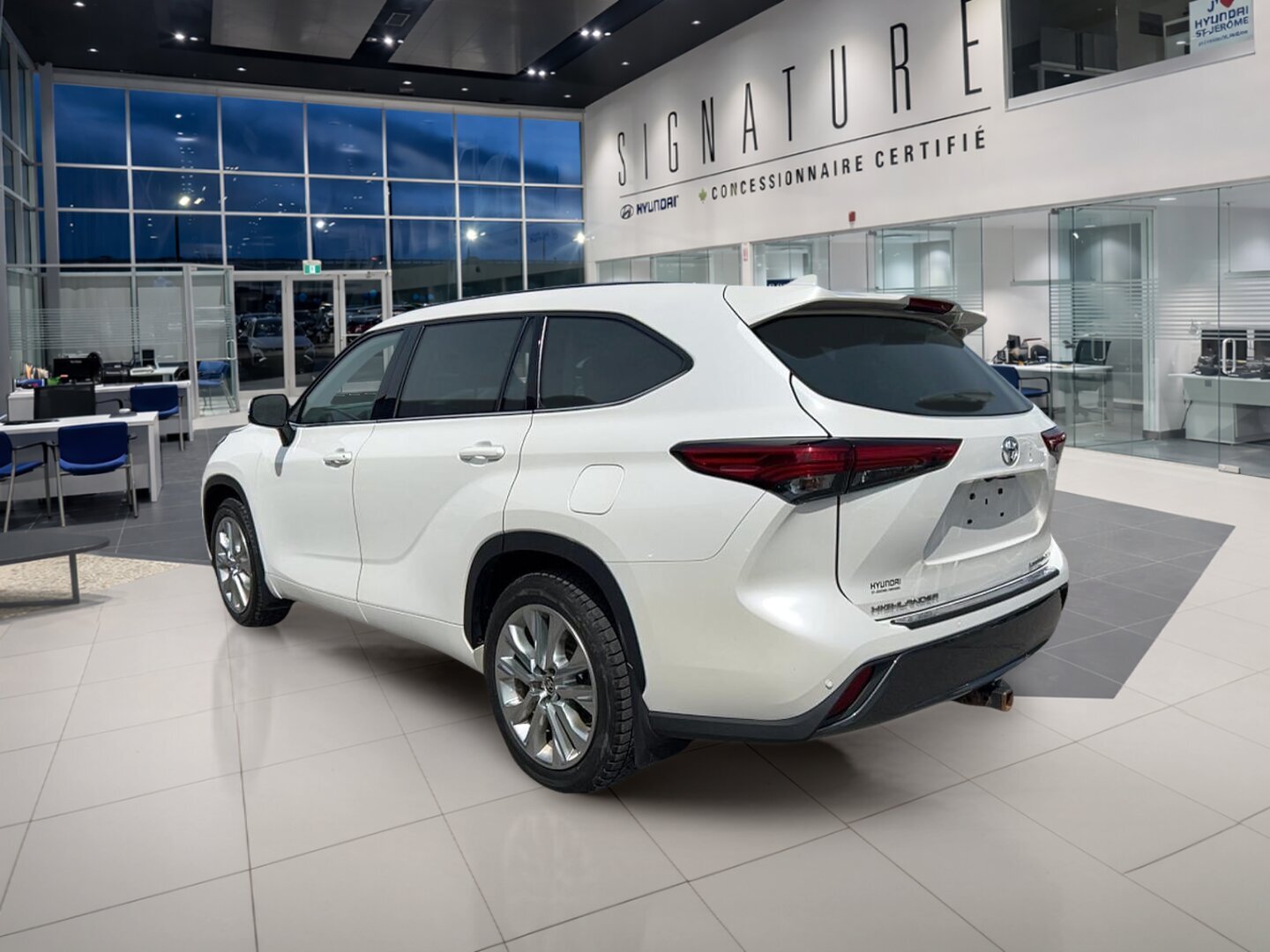 2021 Toyota Highlander - Image 7