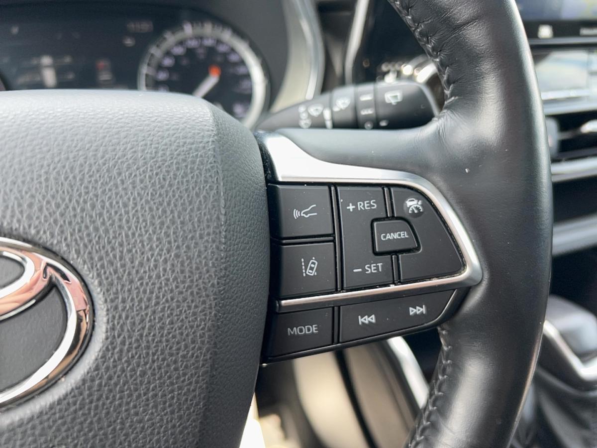 2021 Toyota Highlander - Image 26