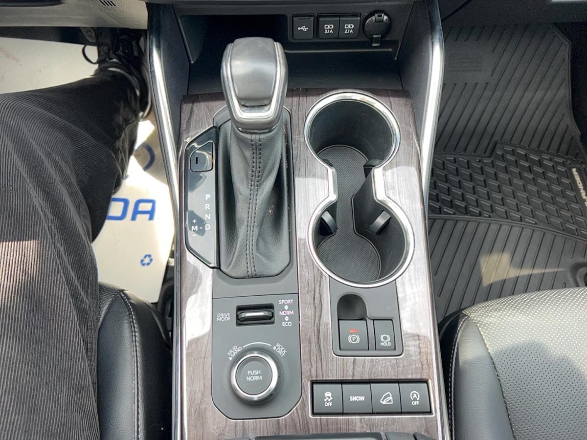 2021 Toyota Highlander - Image 32