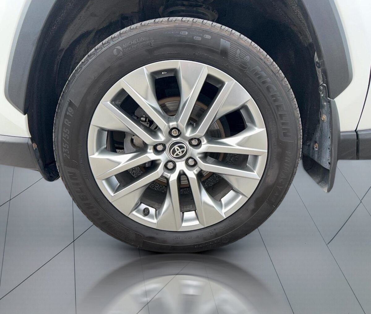 2021 Toyota RAV4 - Image 9