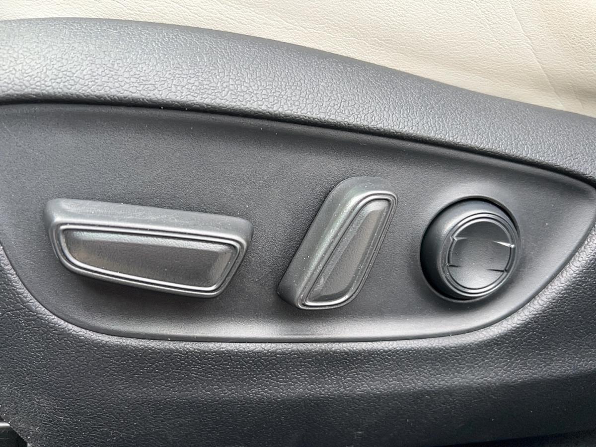 2021 Toyota RAV4 - Image 13