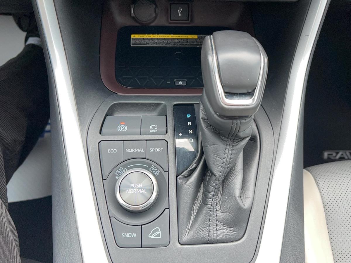 2021 Toyota RAV4 - Image 31