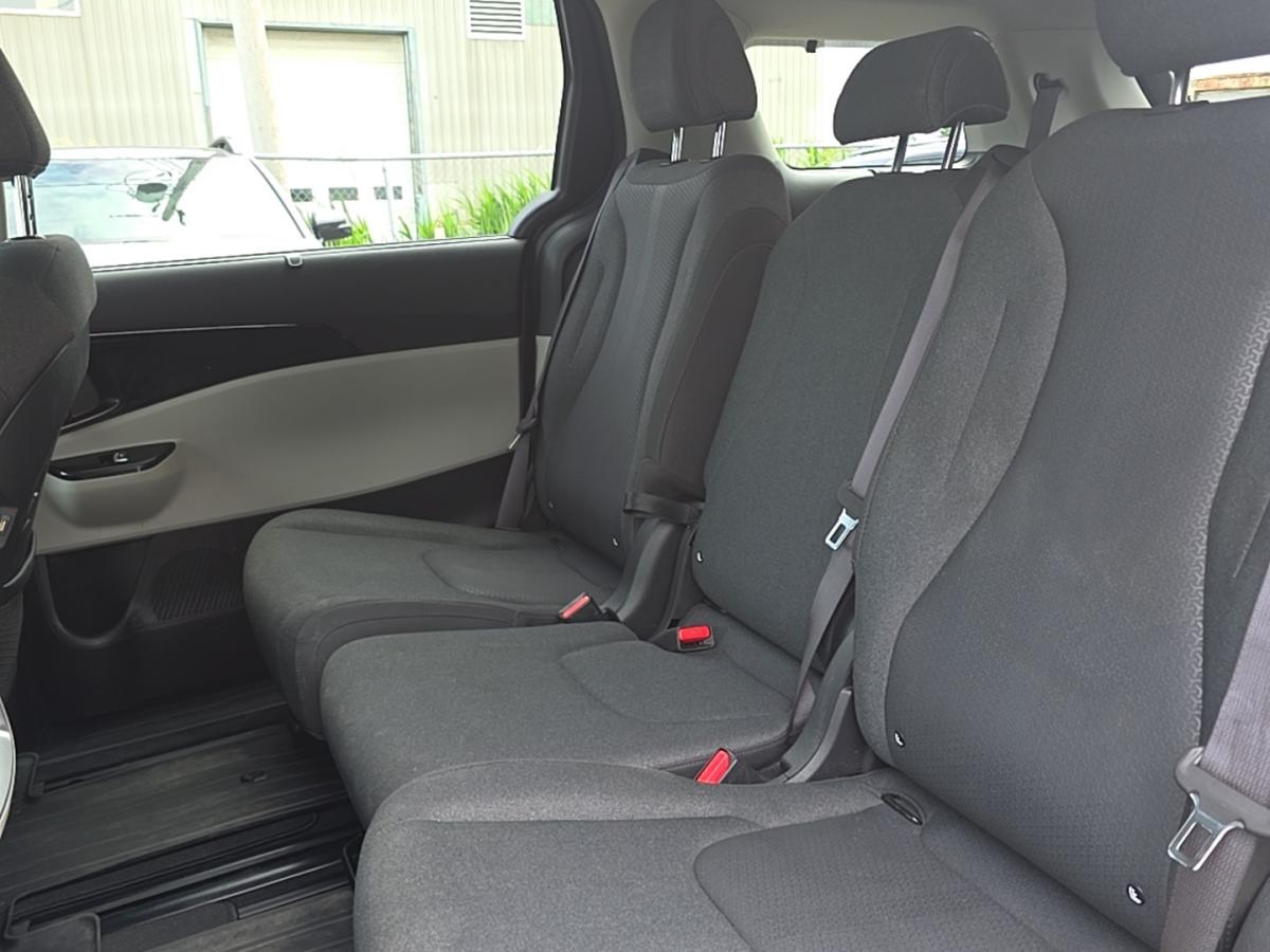 2024 Kia Carnival - Image 22