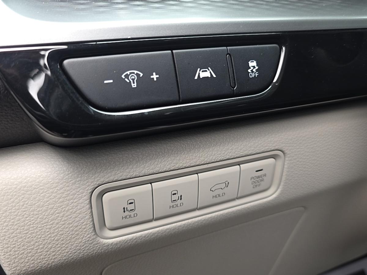 2024 Kia Carnival - Image 24