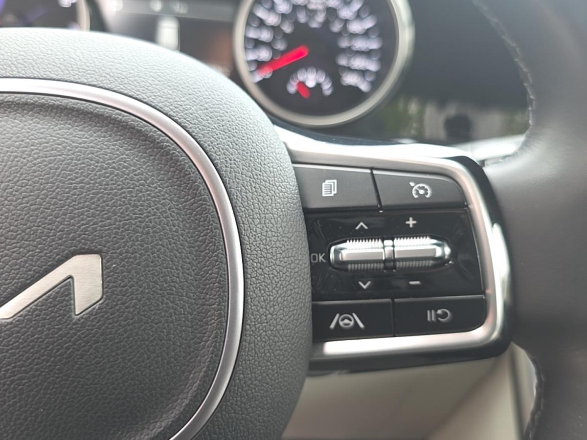 2024 Kia Carnival - Image 30