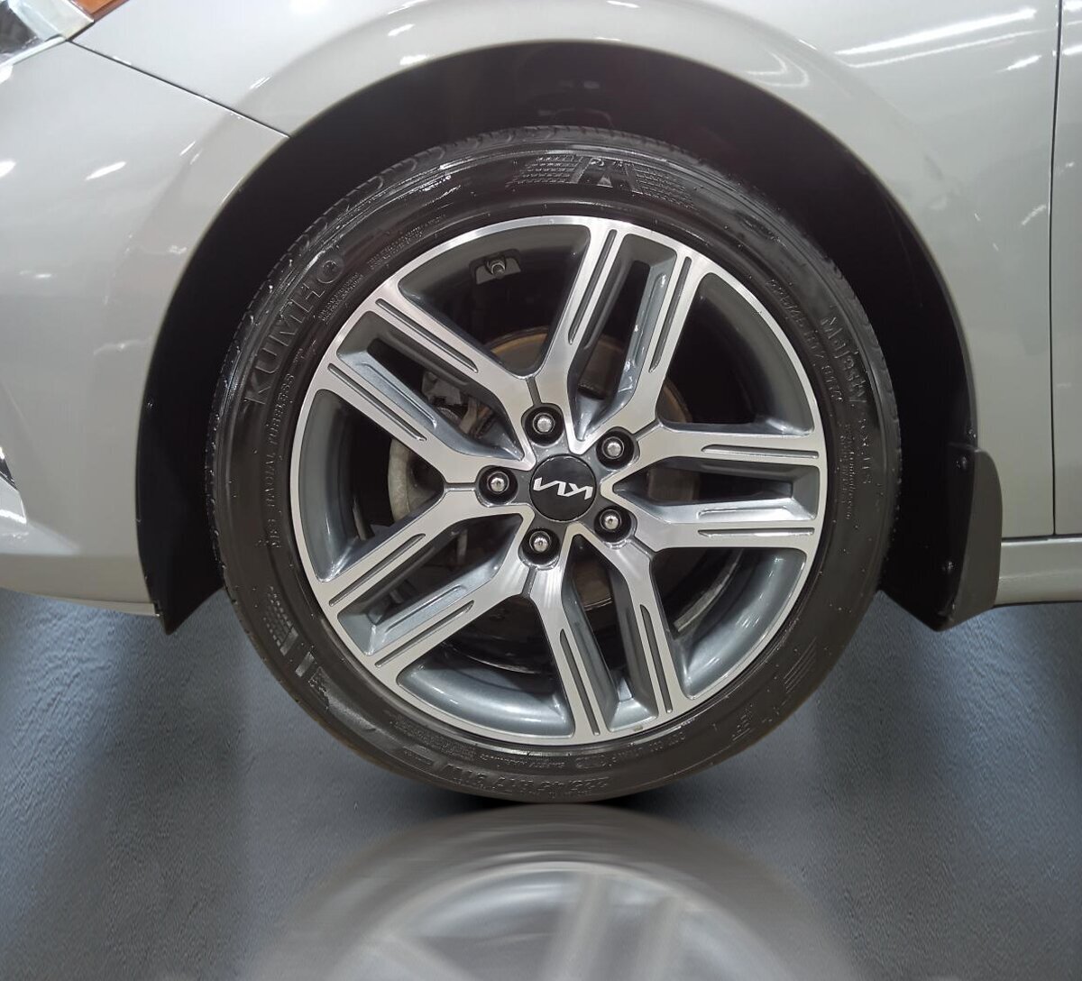 2023 Kia Forte - Image 6