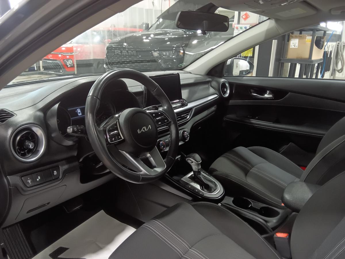 2023 Kia Forte - Image 14