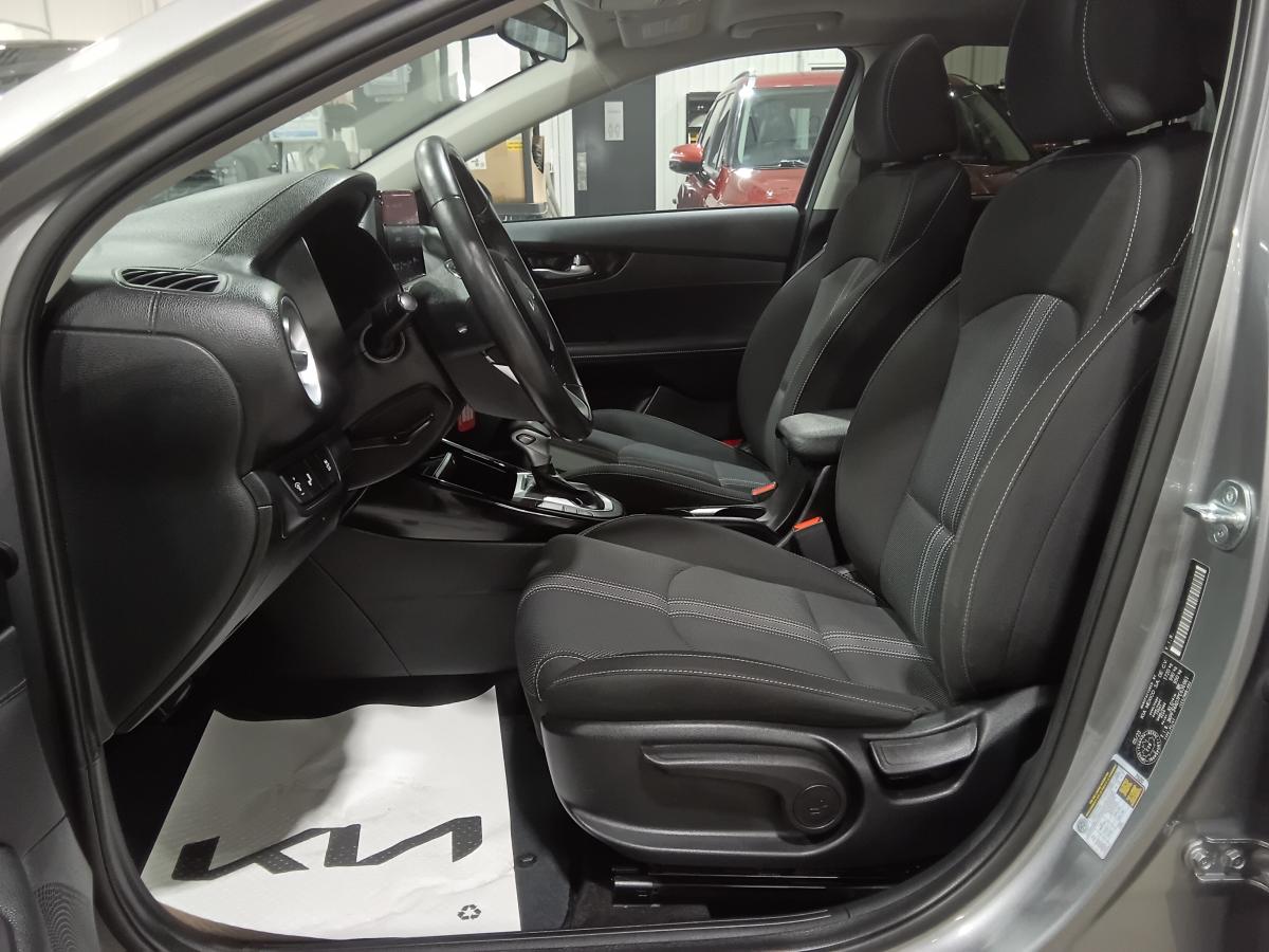 2023 Kia Forte - Image 22