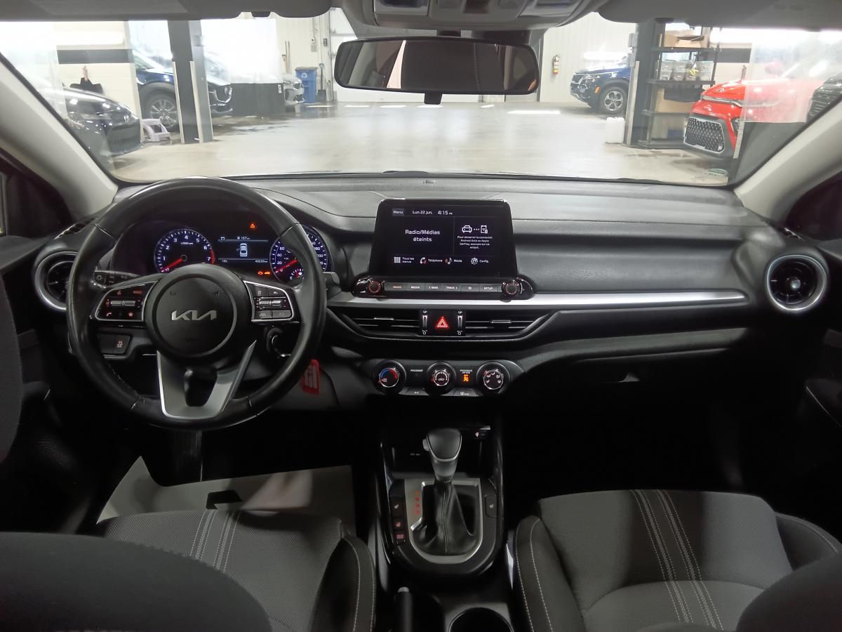 2023 Kia Forte - Image 24