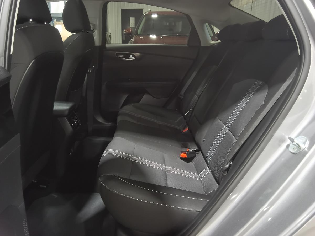 2023 Kia Forte - Image 25