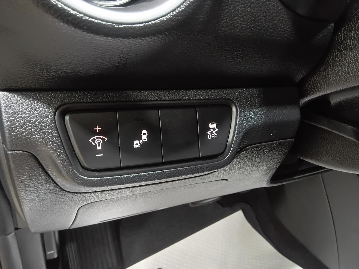 2023 Kia Forte - Image 27