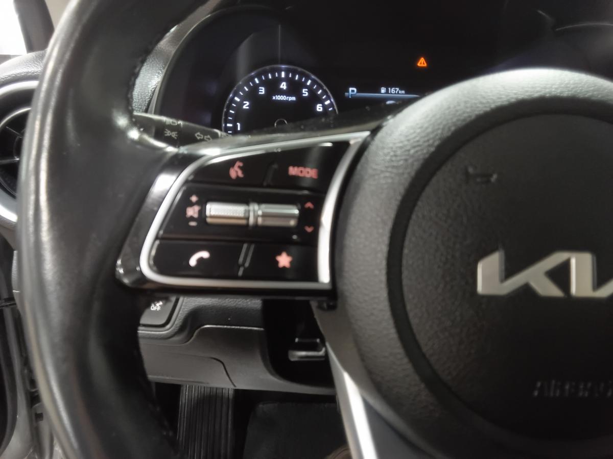 2023 Kia Forte - Image 34