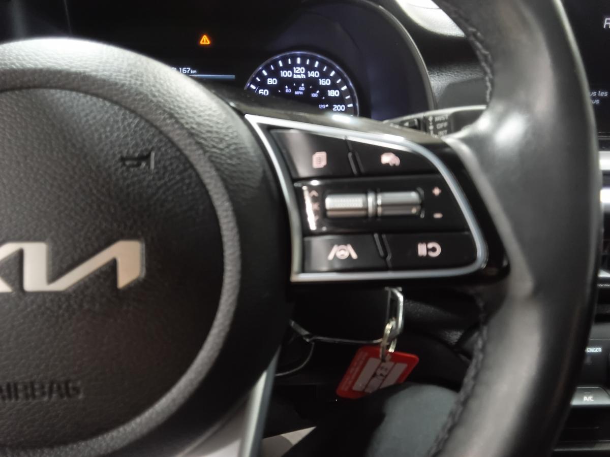 2023 Kia Forte - Image 35