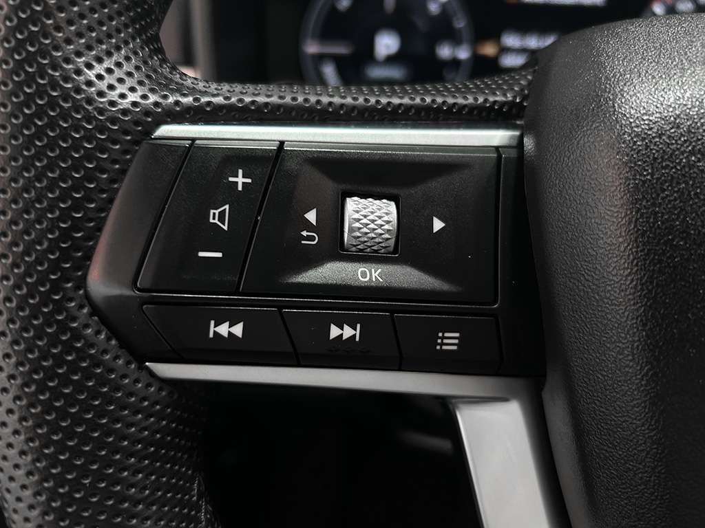 2023 Mitsubishi Outlander - Image 10