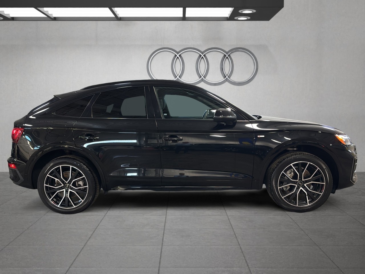 2023 Audi Q5 Sportback - Image 4