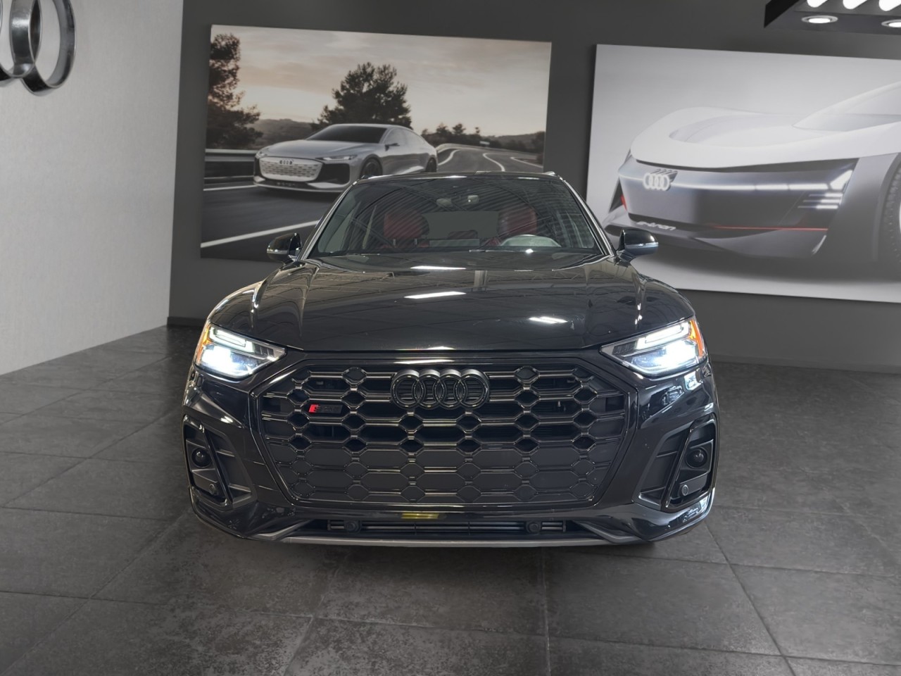 2022 Audi SQ5 - Image 2