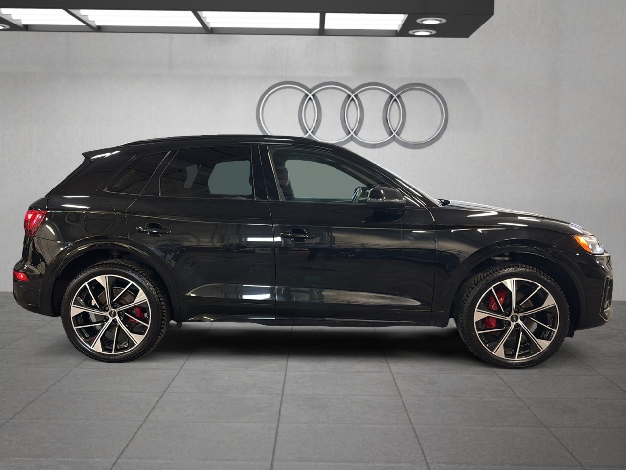 2022 Audi SQ5 - Image 3