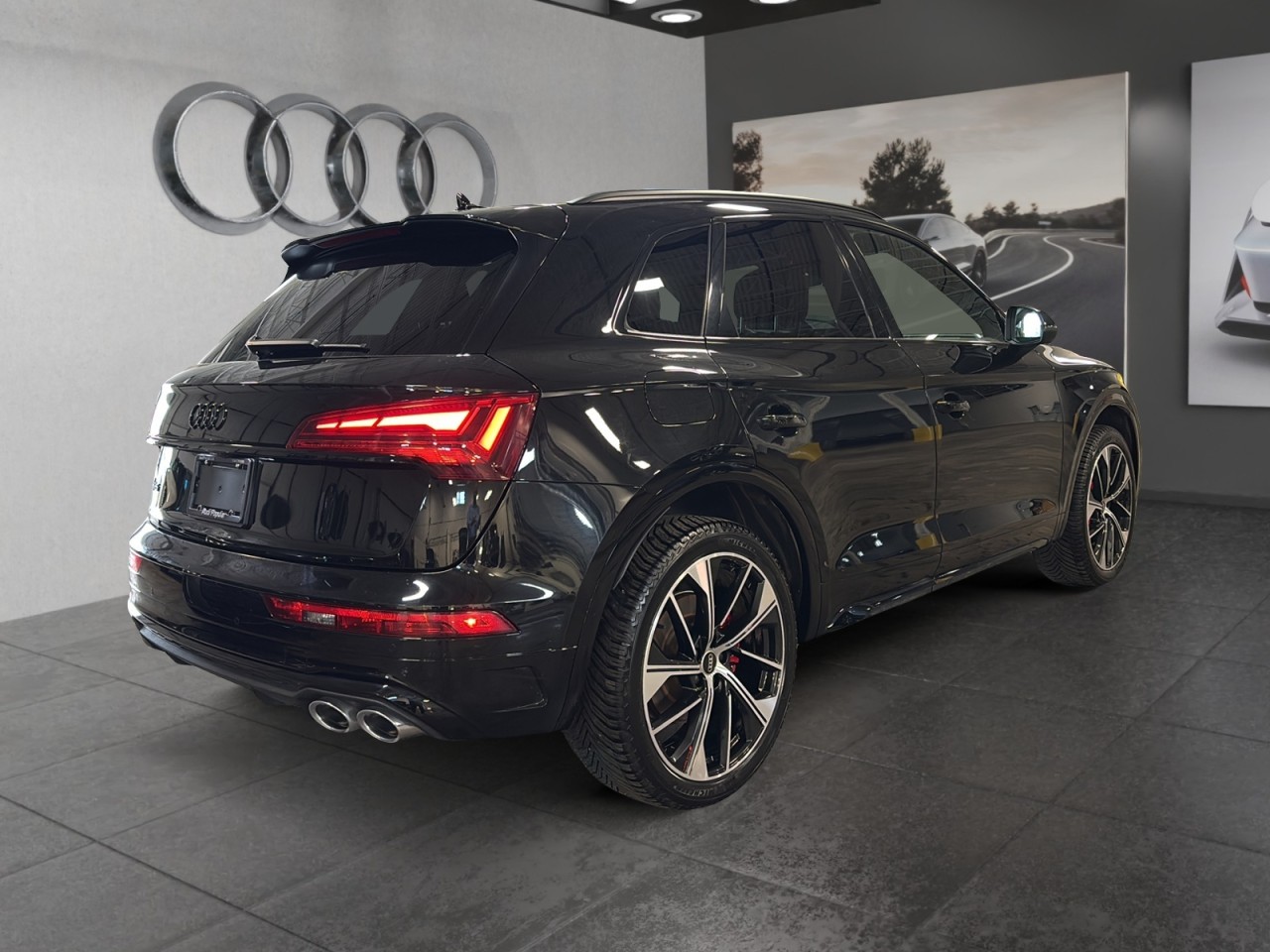 2022 Audi SQ5 - Image 6