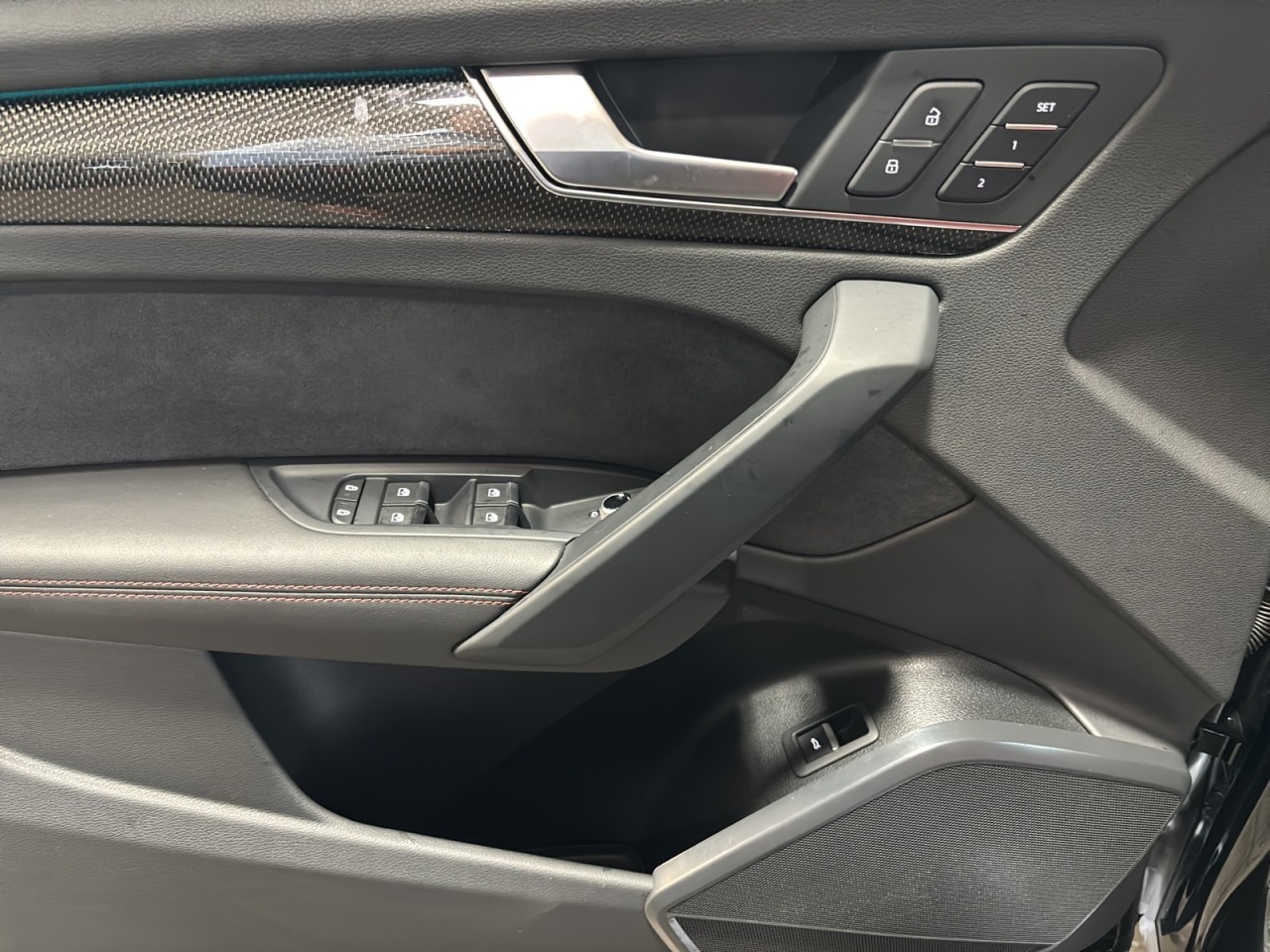 2022 Audi SQ5 - Image 10