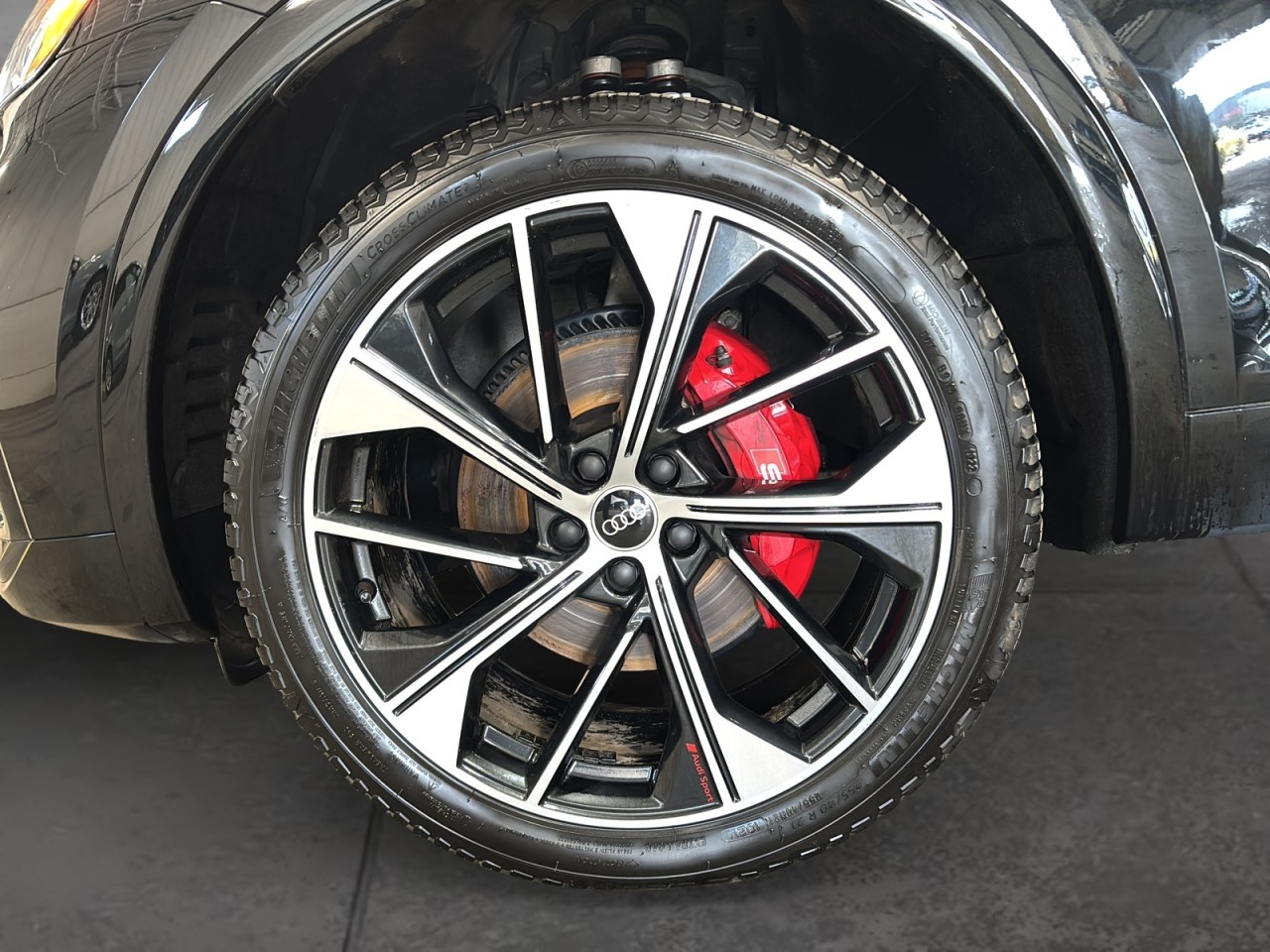 2022 Audi SQ5 - Image 12