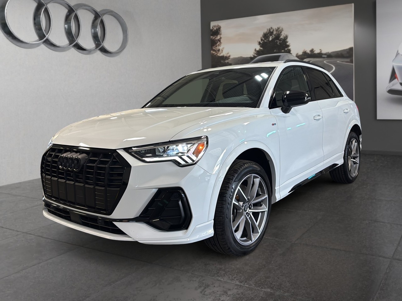2024 Audi Q3 - Image 3