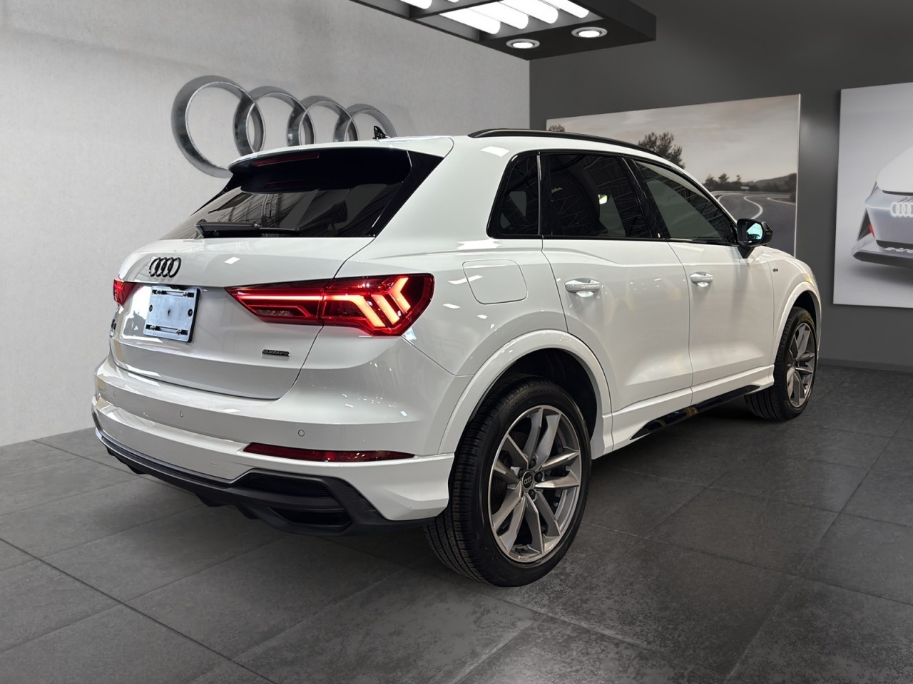 2024 Audi Q3 - Image 5