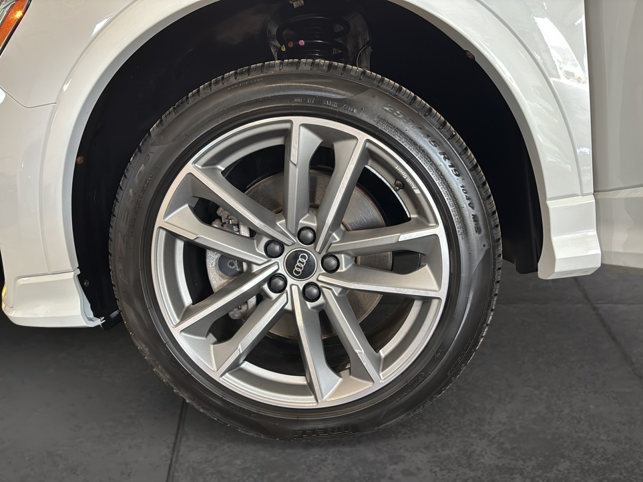 2024 Audi Q3 - Image 11