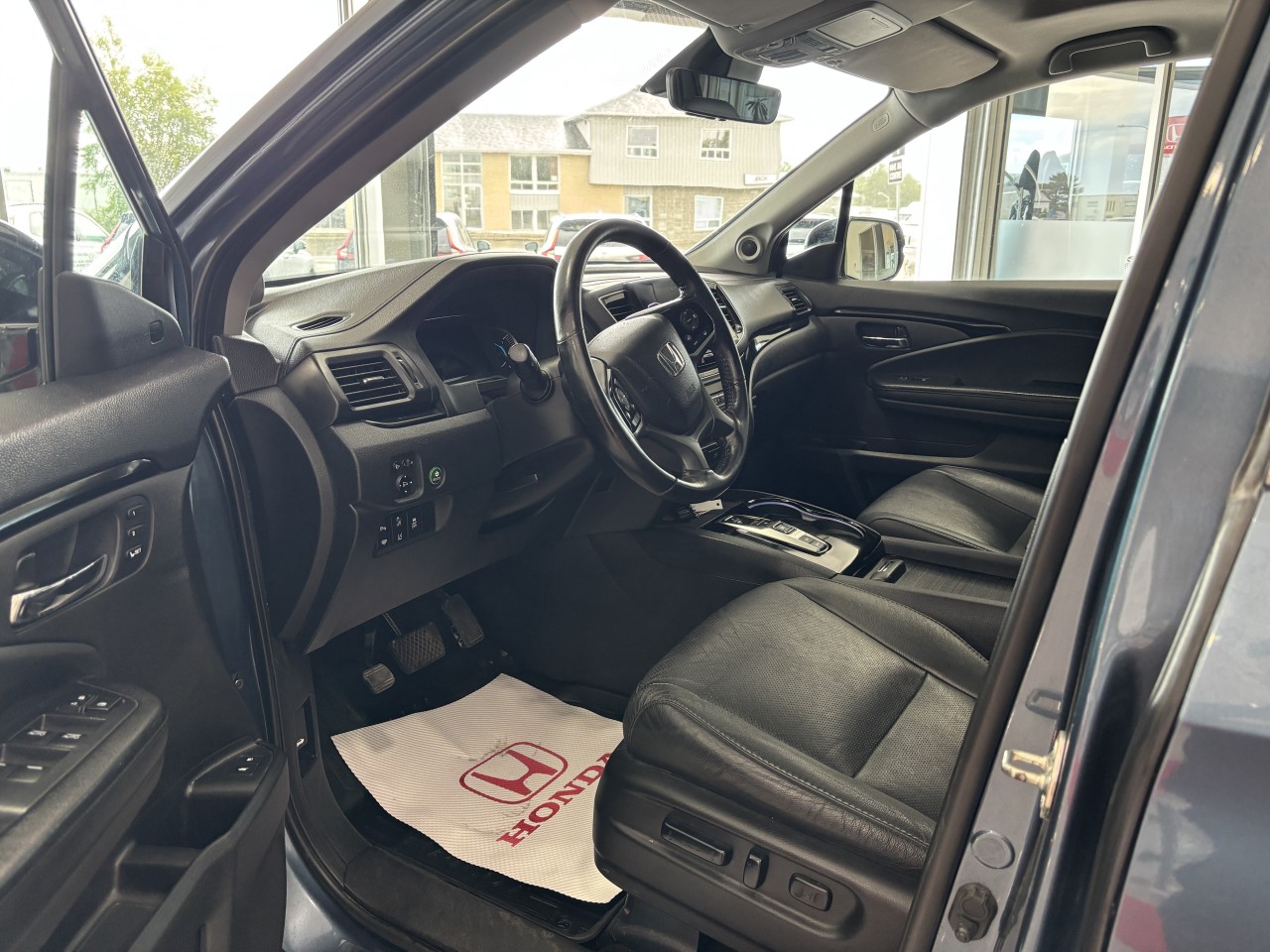 2020 Honda Pilot - Image 9
